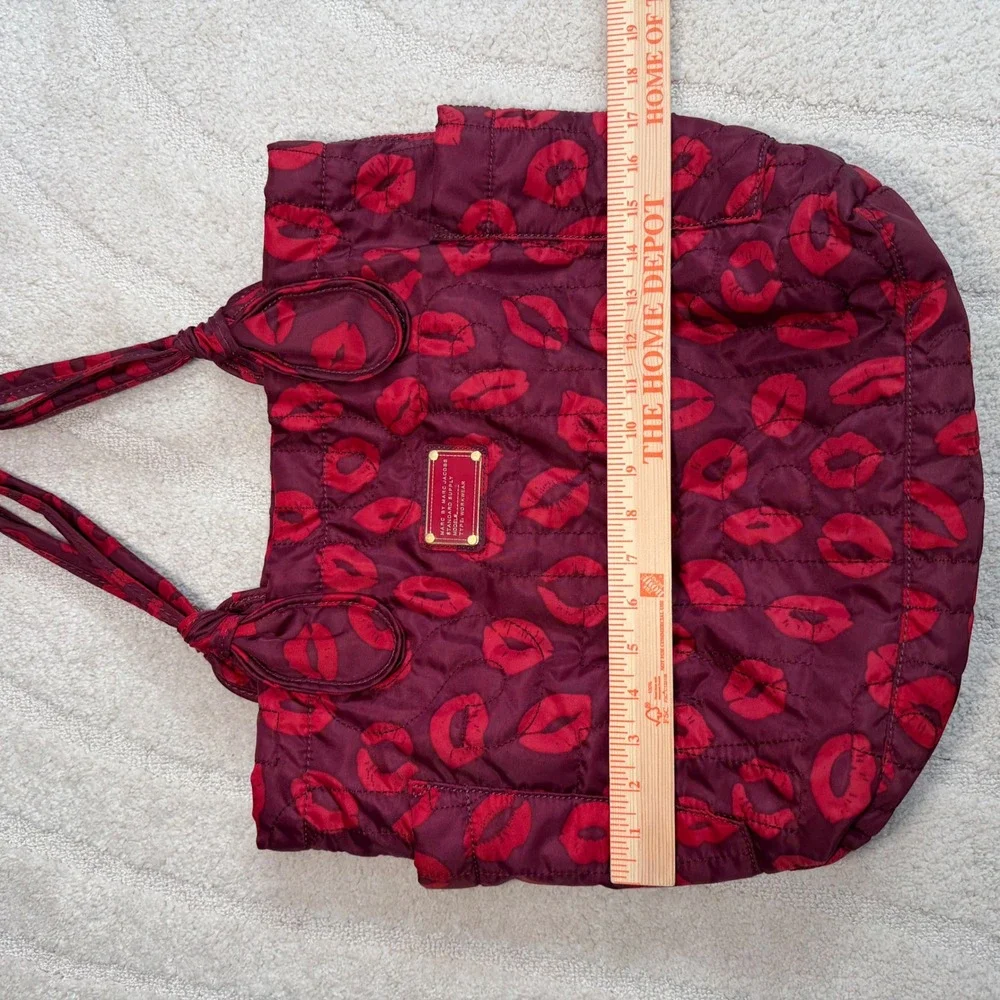 Marc by Marc Jacobs Pretty Nylon Quilted Lipstick Kiss Print Tote Bag Red